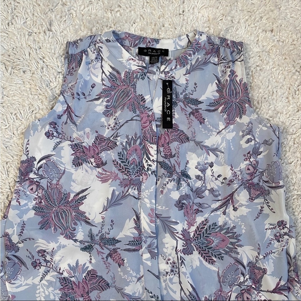 GRACE • NWT The Perfect Fit XS Sleeveless Button Up Blouse